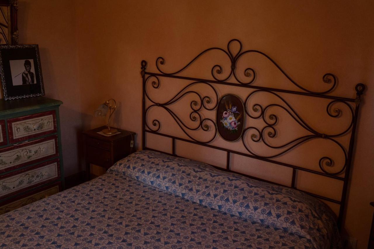 Вілла La Casa Delle Rose Террануова-Браччоліні Екстер'єр фото